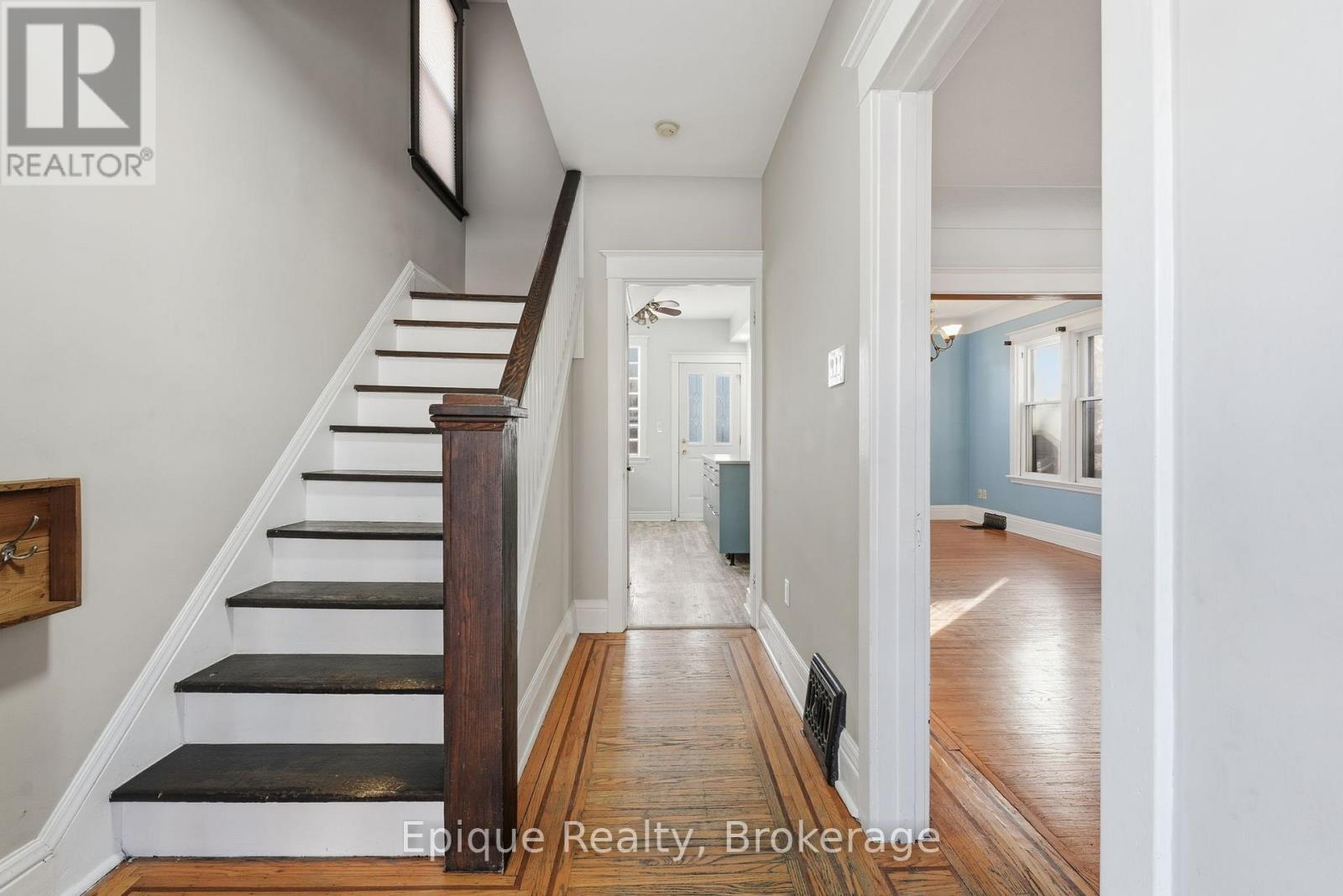 67 Kensington Avenue S, Hamilton, ON - Indoor Photo Showing Other Room