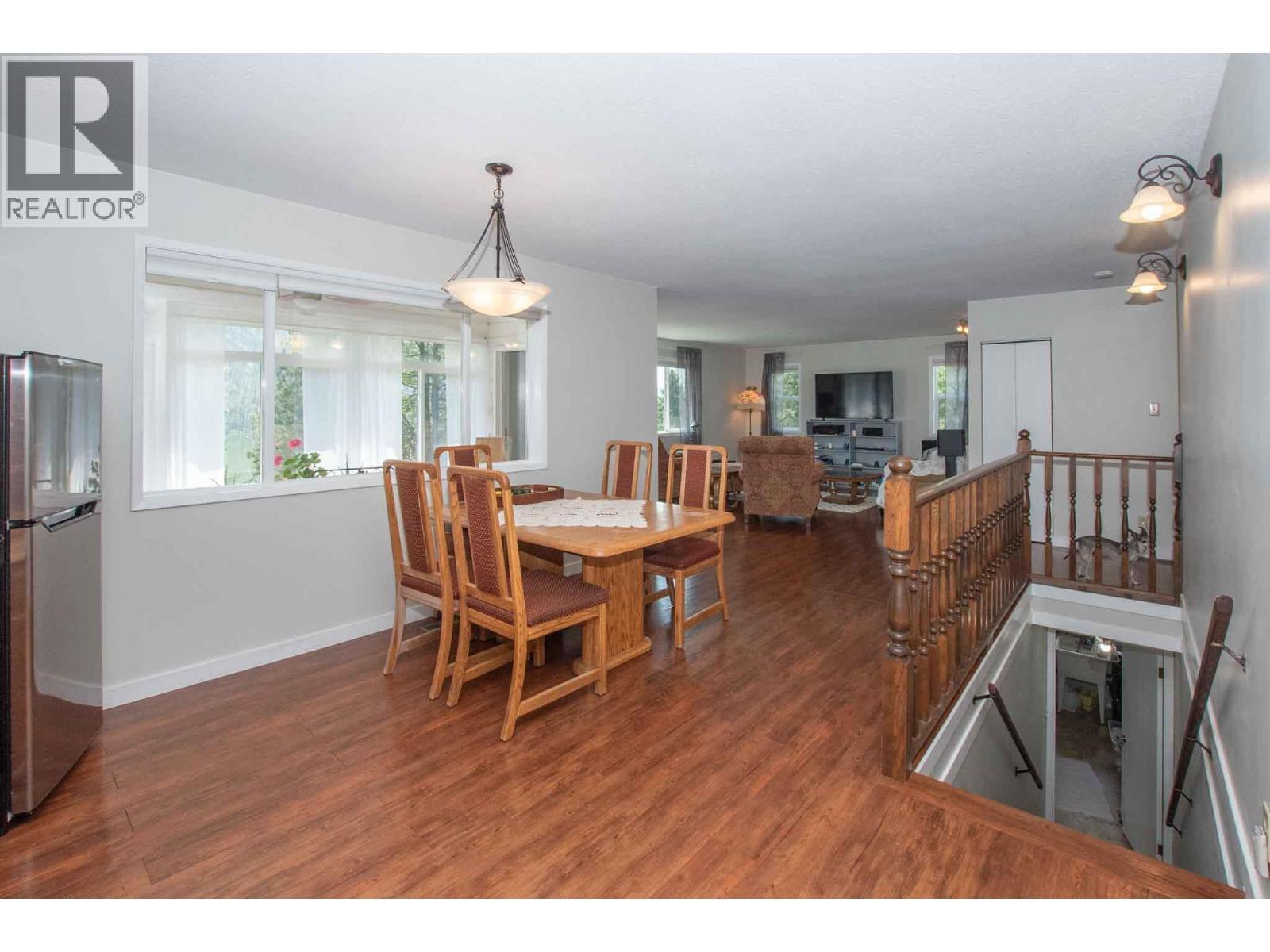 3022 Loon Lake Road, Loon Lake, BC - Indoor Photo Showing Dining Room