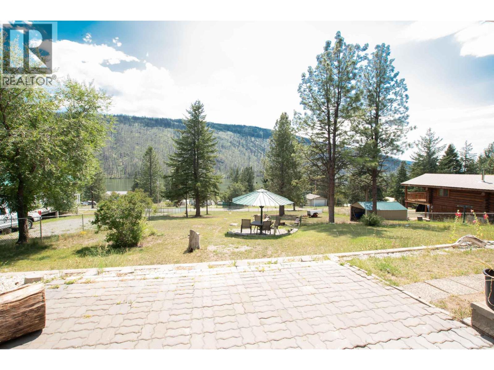 3022 Loon Lake Road, Loon Lake, BC - Outdoor
