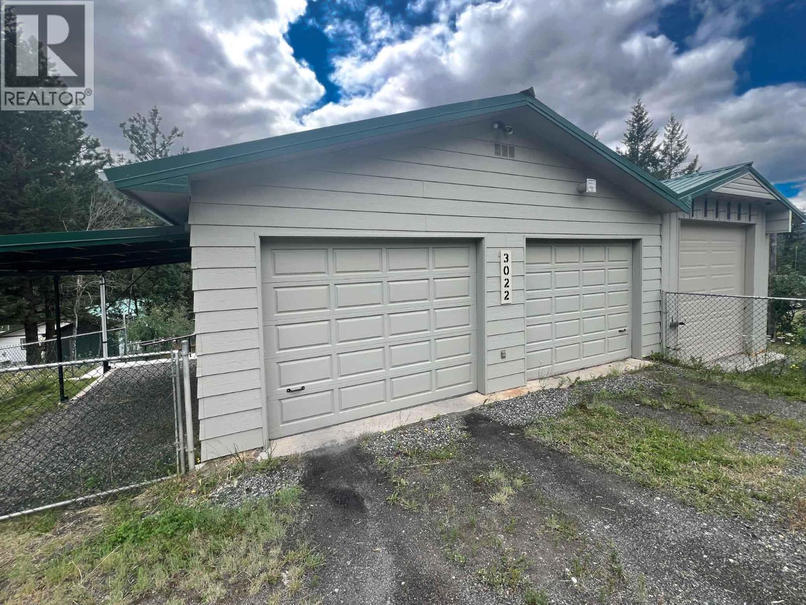 3022 Loon Lake Road, Loon Lake, BC - Outdoor