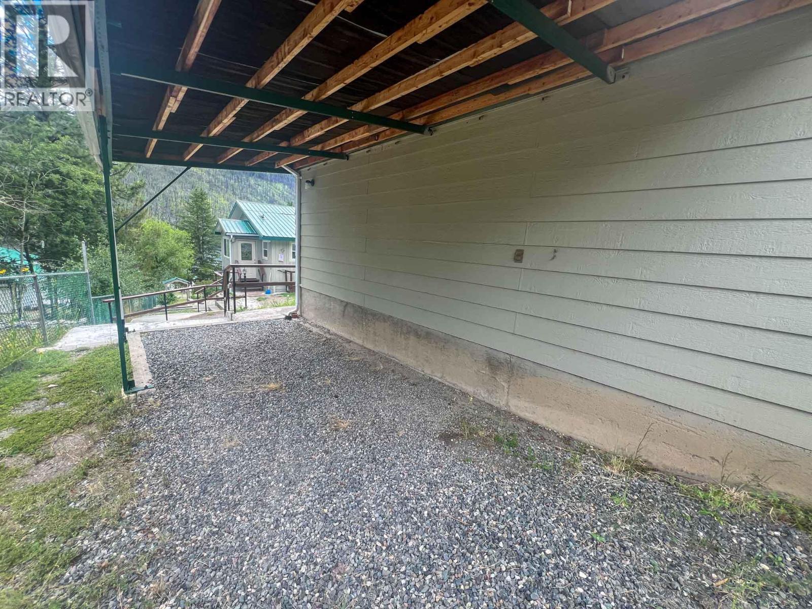 3022 Loon Lake Road, Loon Lake, BC - Indoor Photo Showing Other Room