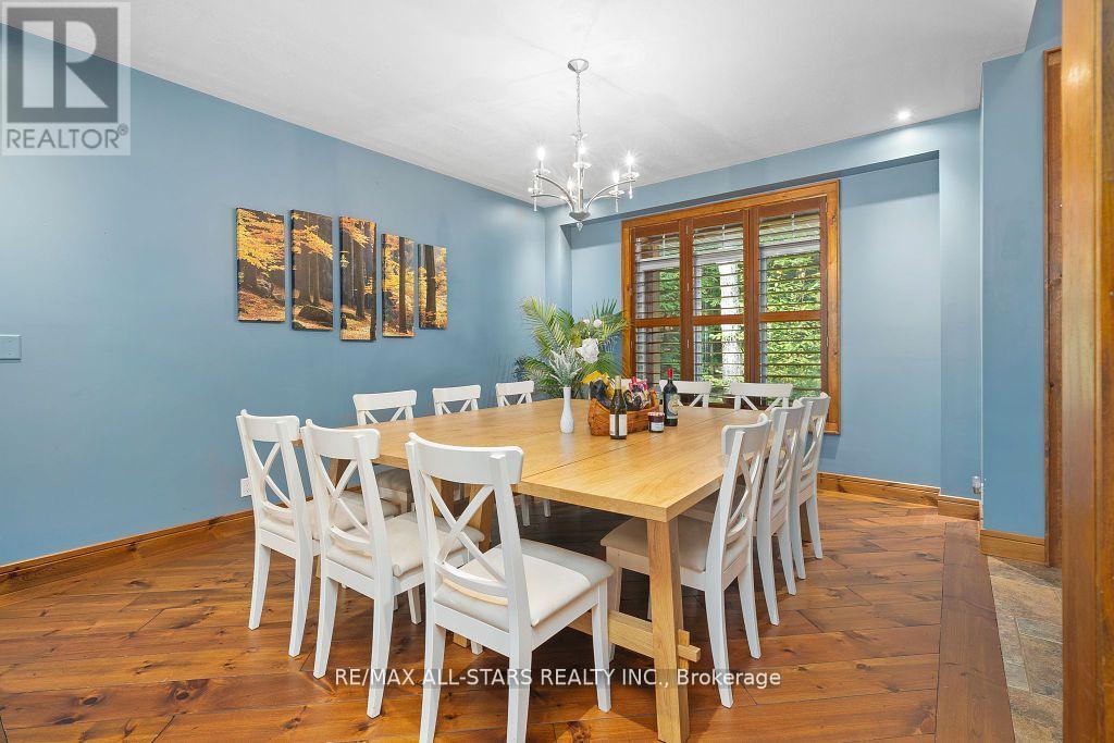 8 Harmonious Drive, Kawartha Lakes (Somerville), ON - Indoor Photo Showing Dining Room