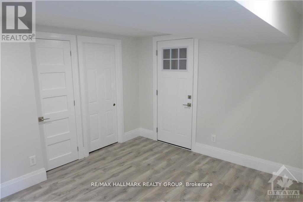 6 - 375 Mackay Street, Ottawa, ON - Indoor Photo Showing Other Room
