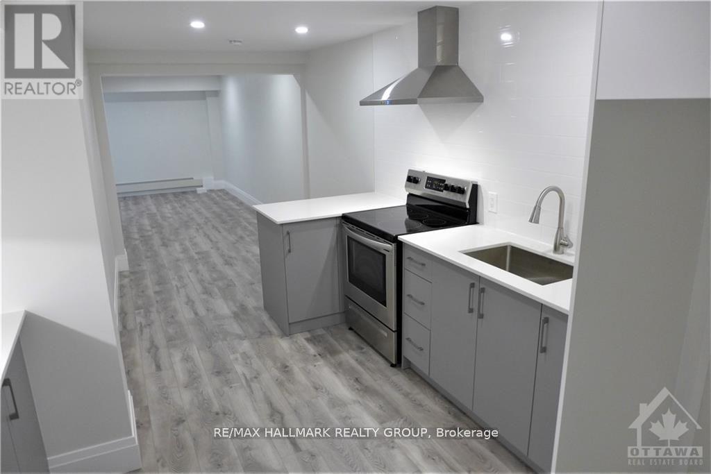 6 - 375 Mackay Street, Ottawa, ON - Indoor Photo Showing Kitchen