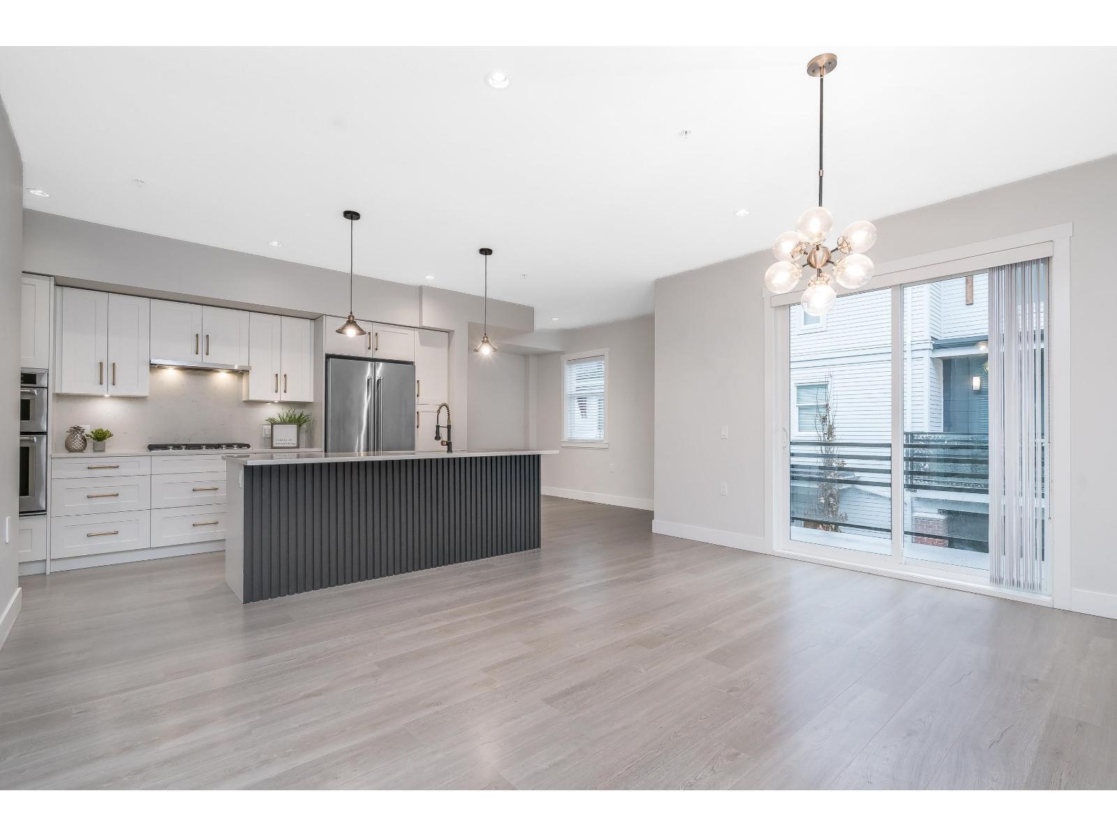 14 22128 48A Avenue, Langley, BC - Indoor Photo Showing Kitchen With Upgraded Kitchen