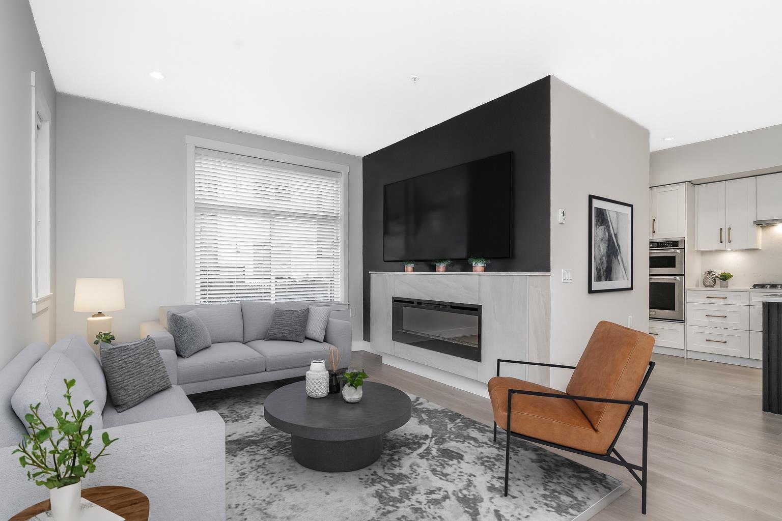 14 22128 48A Avenue, Langley, BC - Indoor Photo Showing Living Room With Fireplace