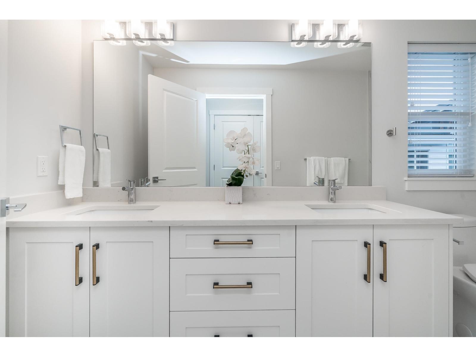 14 22128 48A Avenue, Langley, BC - Indoor Photo Showing Bathroom