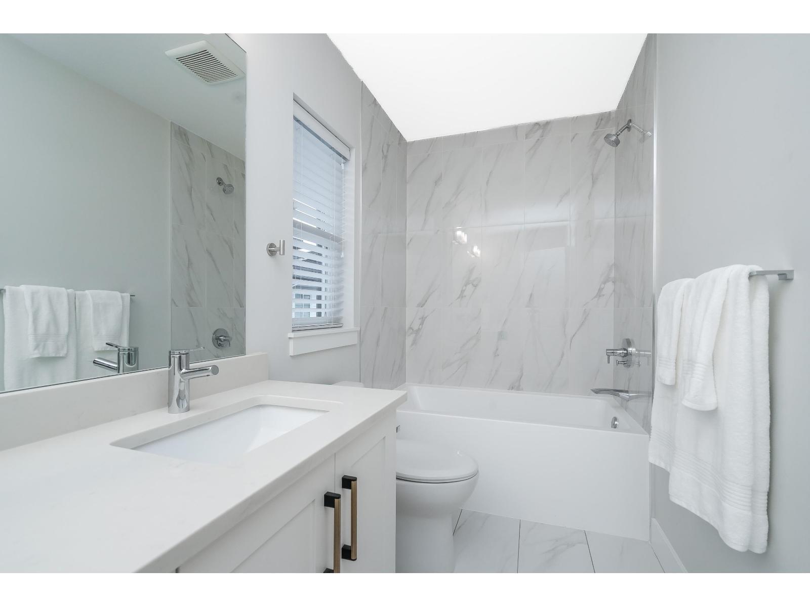 14 22128 48A Avenue, Langley, BC - Indoor Photo Showing Bathroom