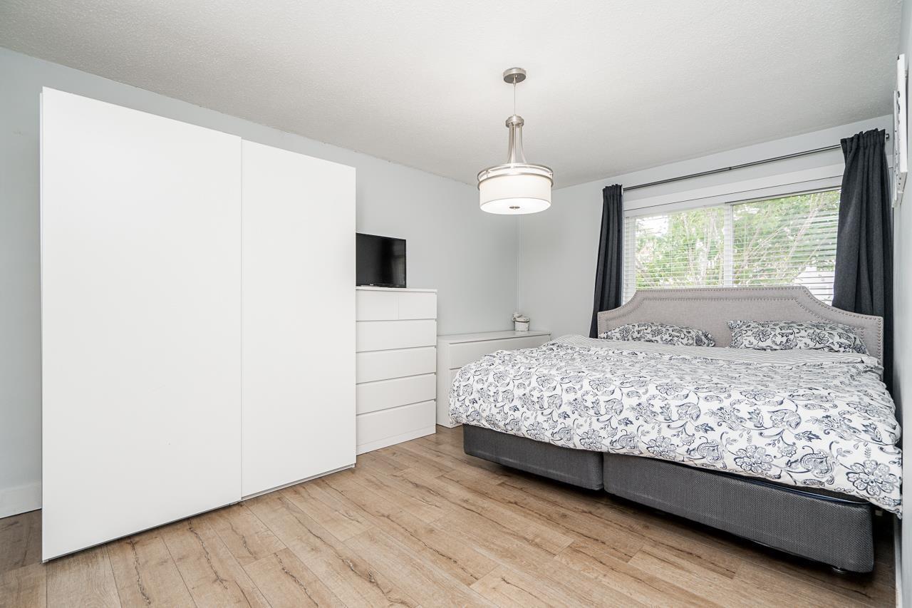 612 11901 89A Avenue, Delta, BC - Indoor Photo Showing Bedroom