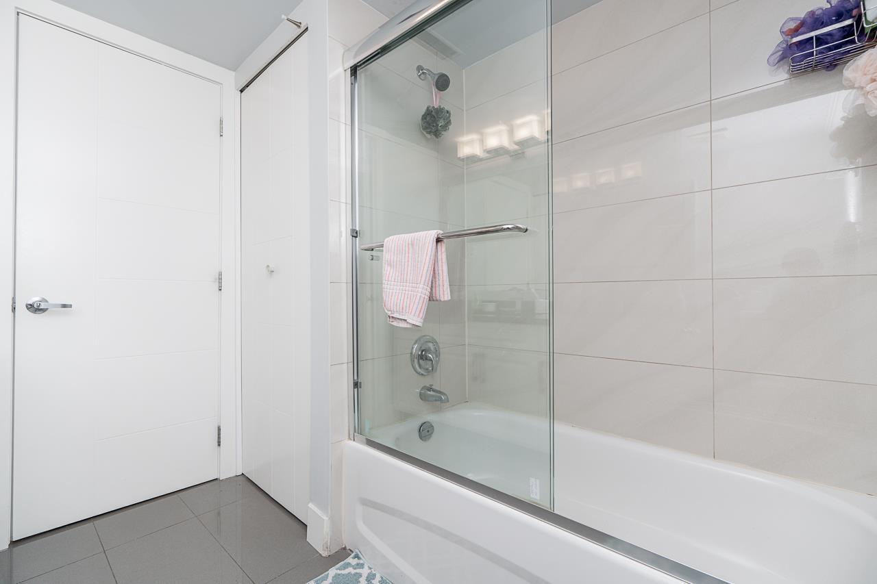 612 11901 89A Avenue, Delta, BC - Indoor Photo Showing Bathroom