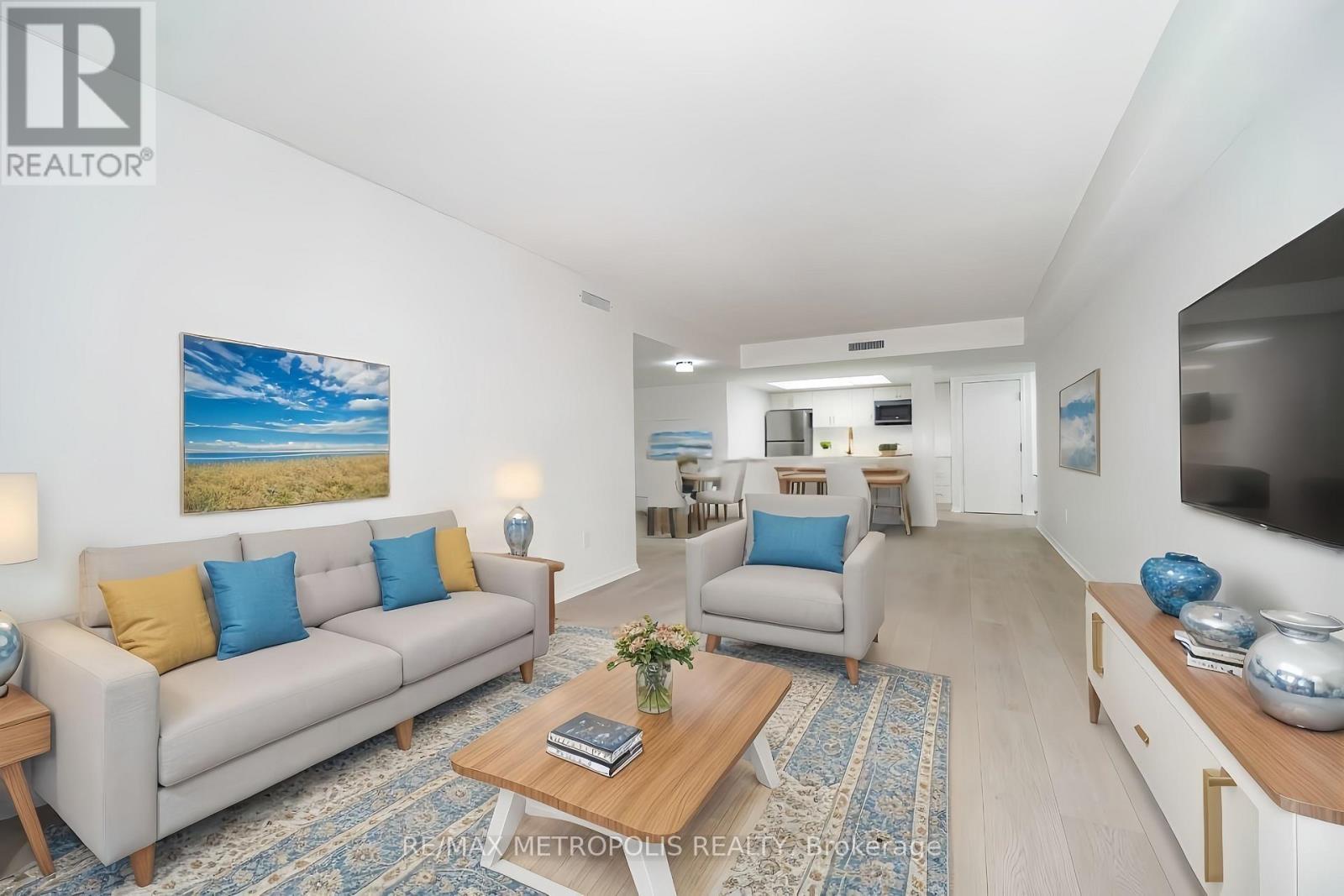 2908 - 1001 Bay Street, Toronto, ON - Indoor Photo Showing Living Room