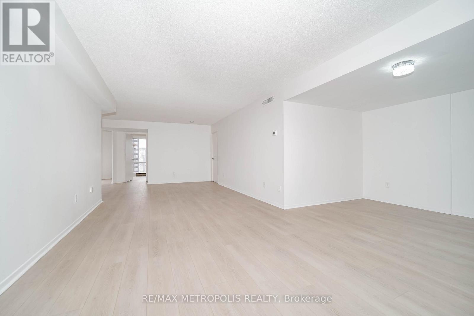 2908 - 1001 Bay Street, Toronto, ON - Indoor Photo Showing Other Room