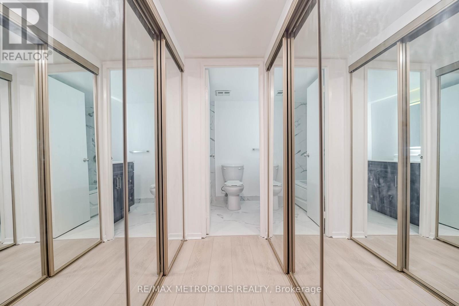 2908 - 1001 Bay Street, Toronto, ON - Indoor Photo Showing Other Room