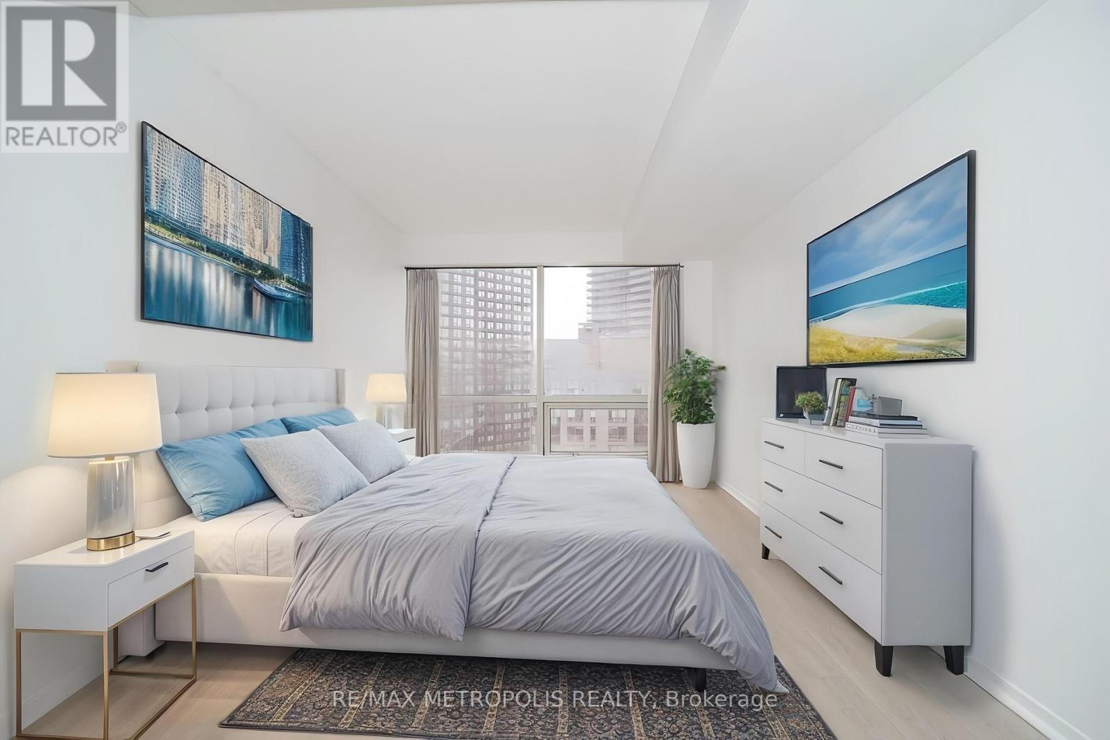 2908 - 1001 Bay Street, Toronto, ON - Indoor Photo Showing Bedroom