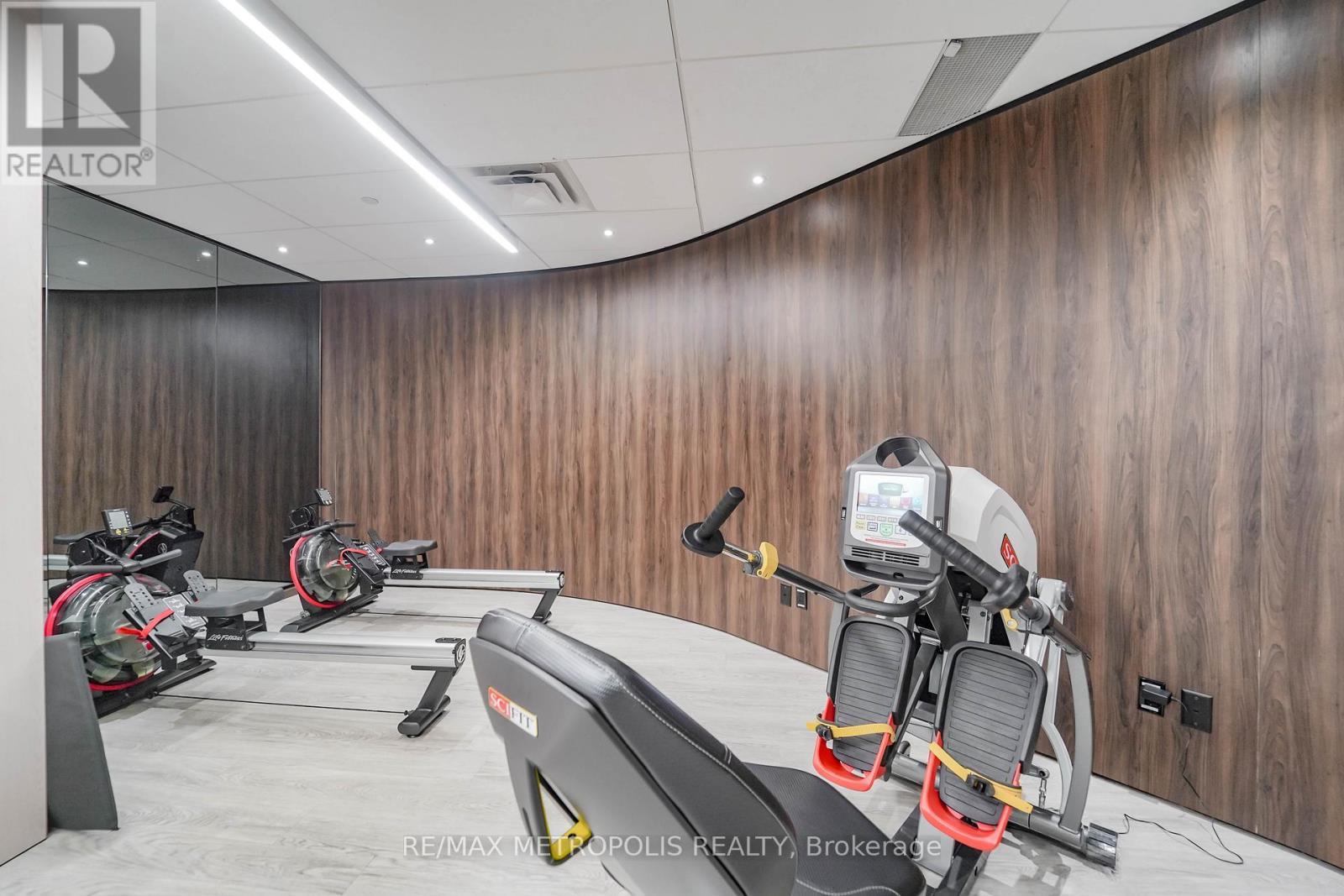 2908 - 1001 Bay Street, Toronto, ON - Indoor Photo Showing Gym Room