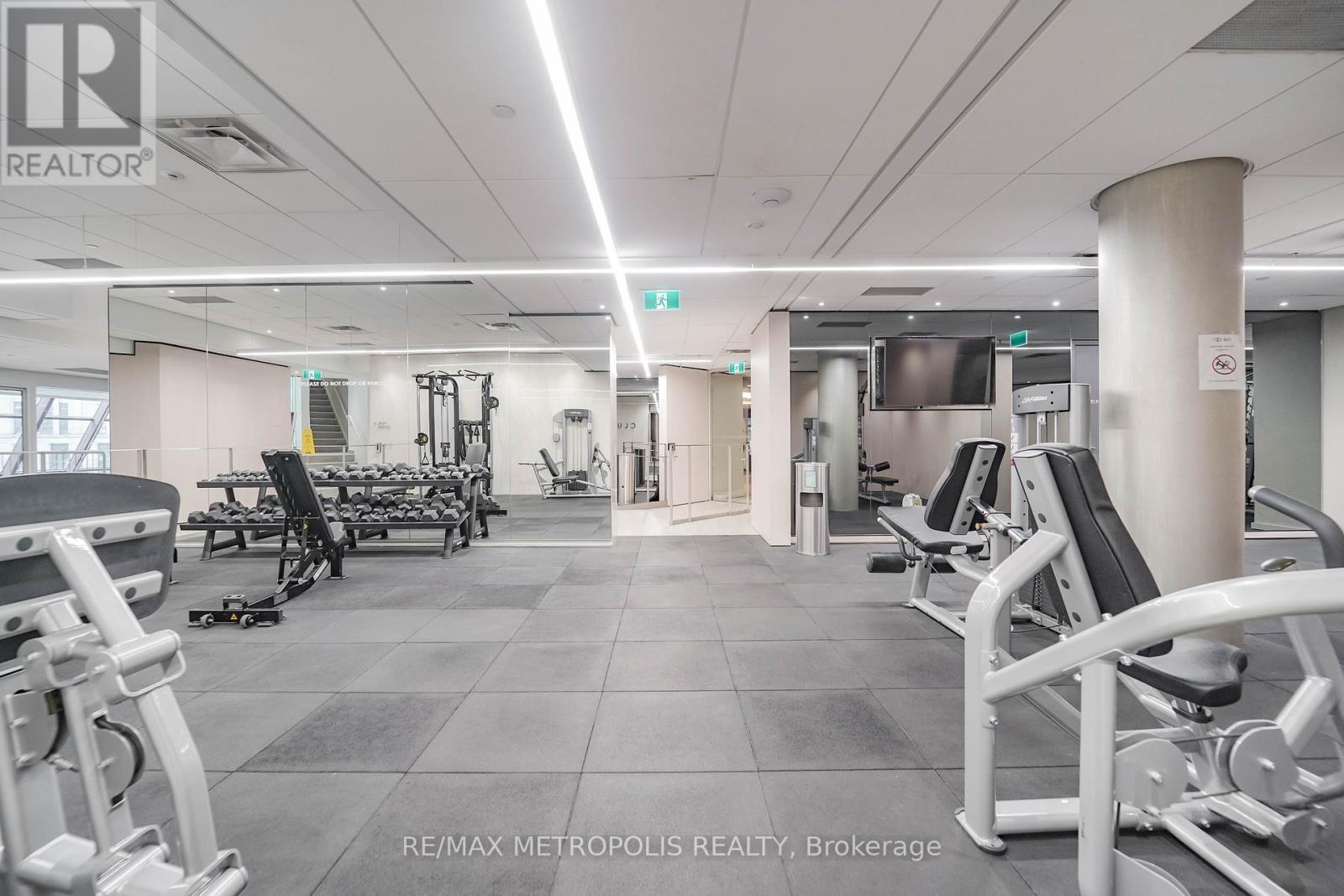 2908 - 1001 Bay Street, Toronto, ON - Indoor Photo Showing Gym Room