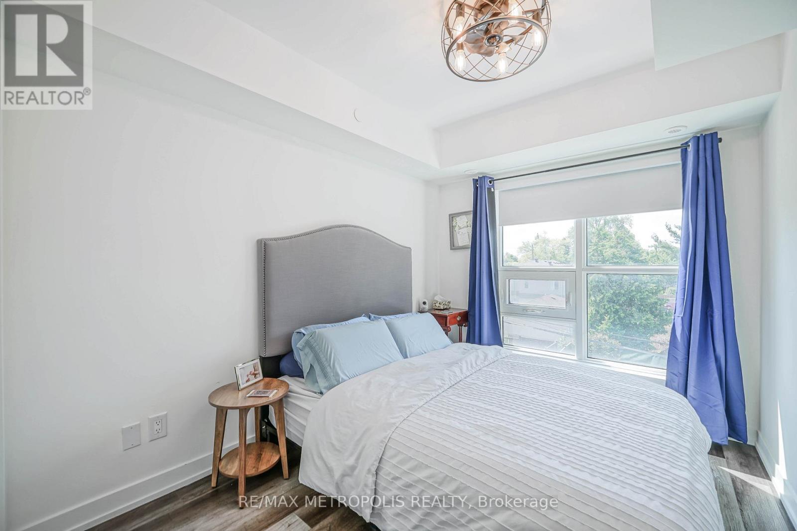 29 - 871 Sheppard Avenue W, Toronto, ON - Indoor Photo Showing Bedroom