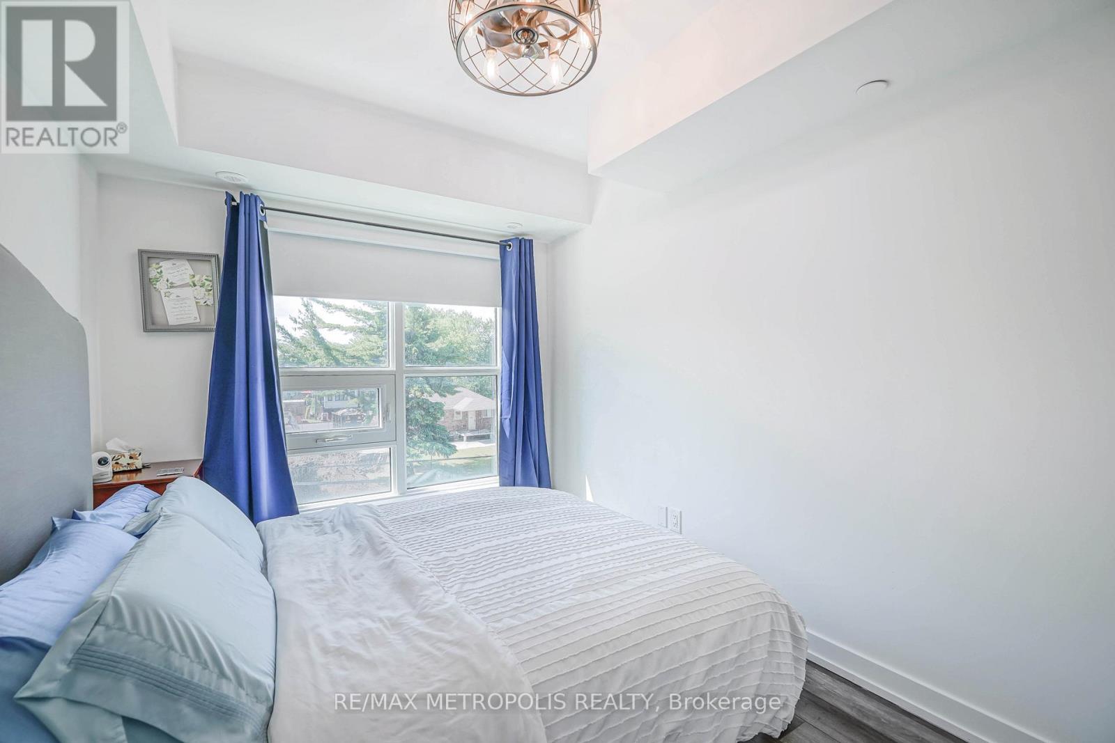29 - 871 Sheppard Avenue W, Toronto, ON - Indoor Photo Showing Bedroom