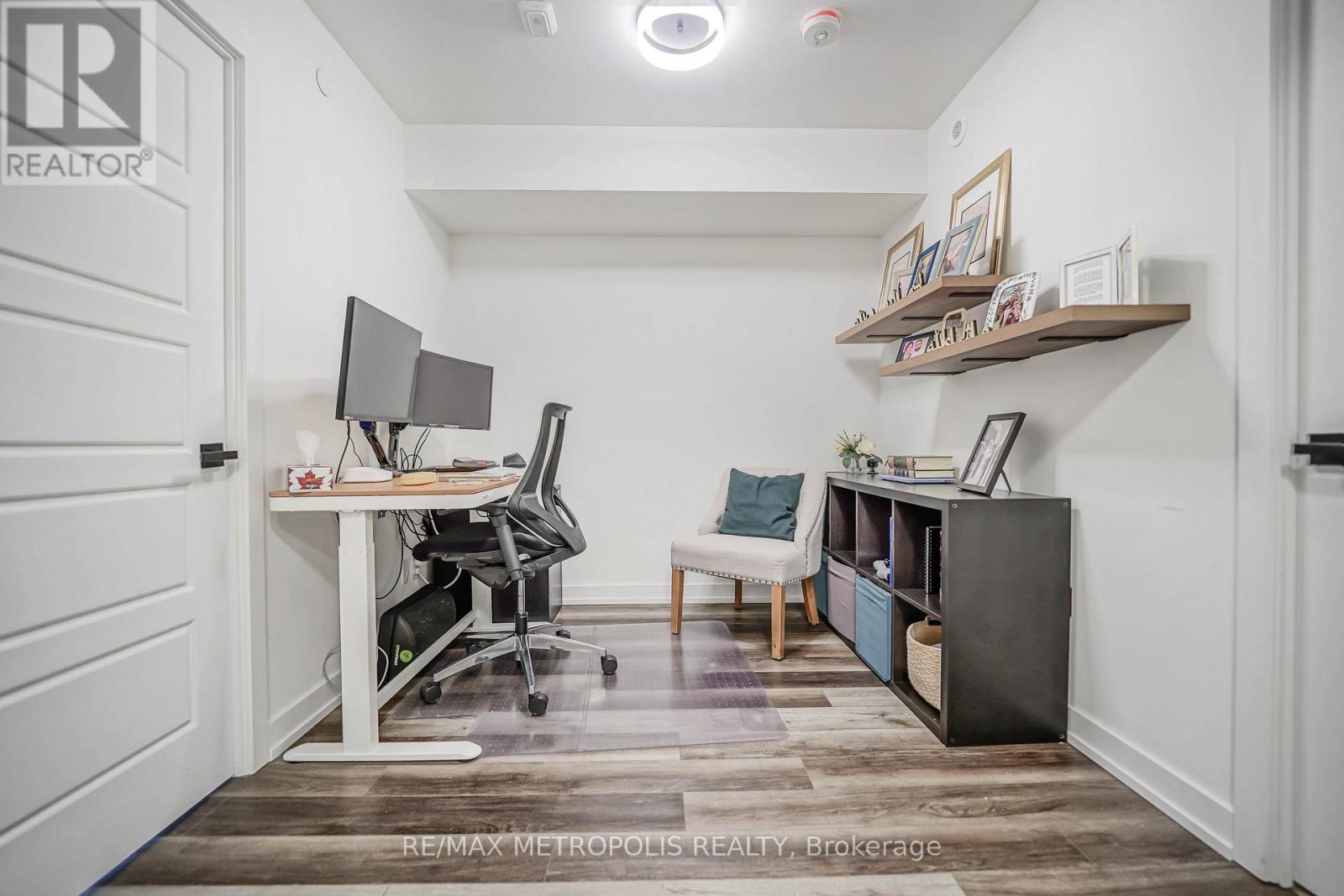 29 - 871 Sheppard Avenue W, Toronto, ON - Indoor