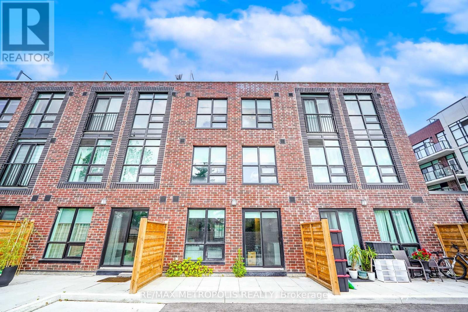 29 - 871 Sheppard Avenue W, Toronto, ON - Outdoor With Facade