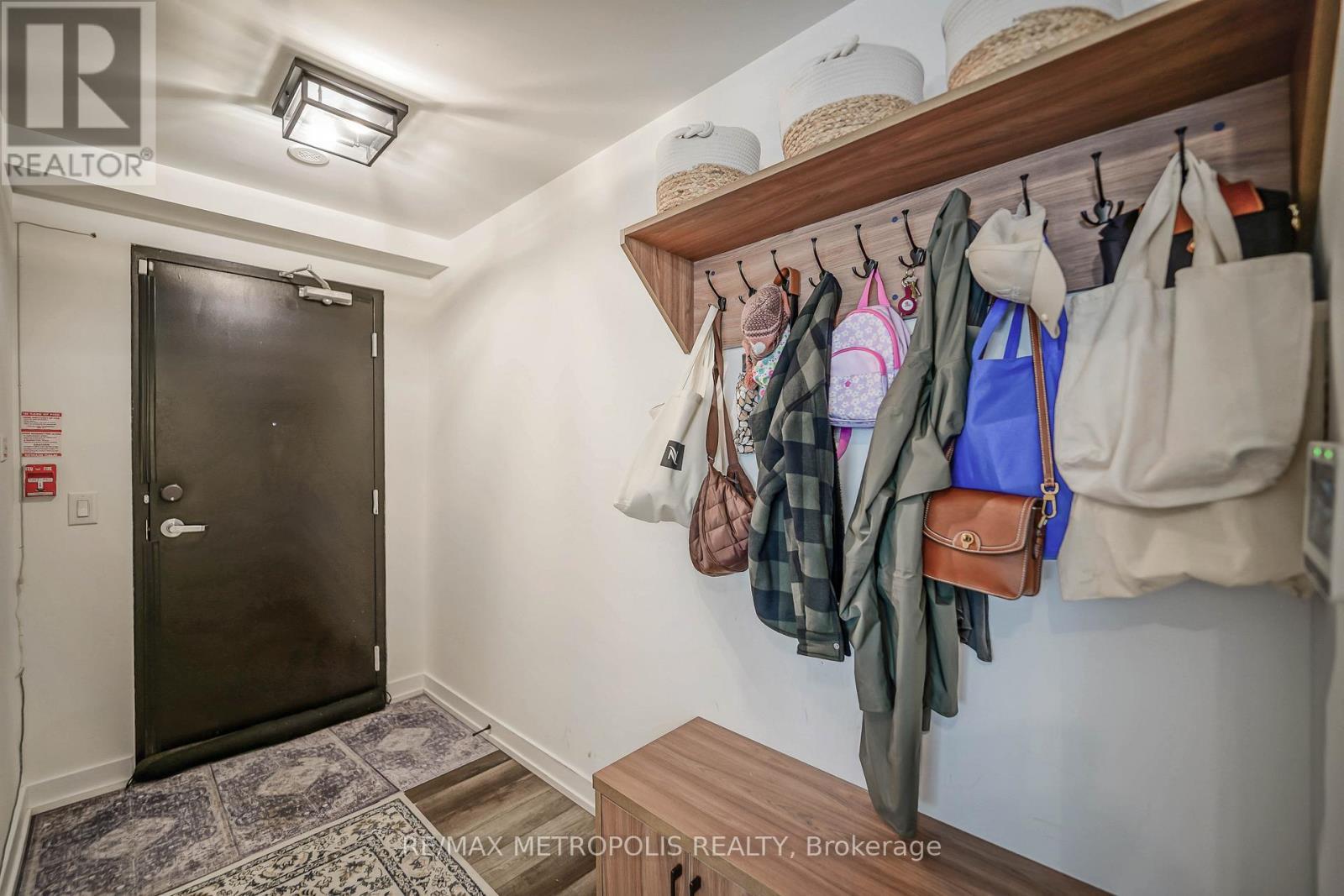 29 - 871 Sheppard Avenue W, Toronto, ON - Indoor