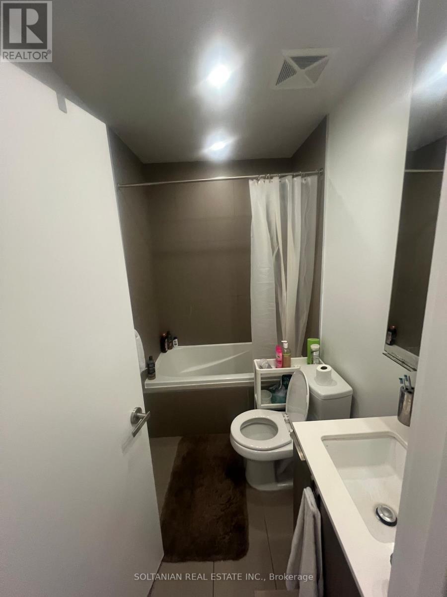 323 - 55 Regent Park Boulevard, Toronto, ON - Indoor Photo Showing Bathroom