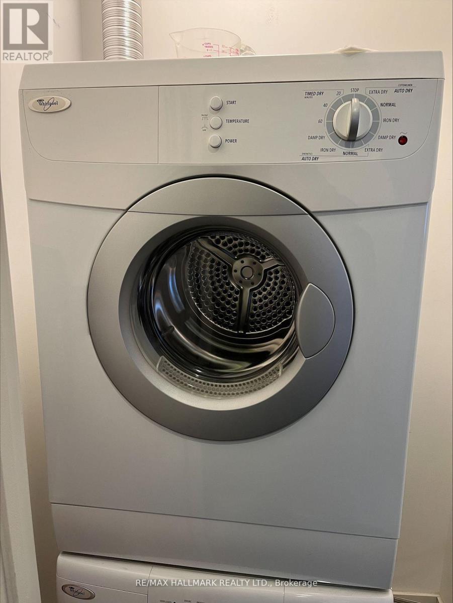 2201 - 170 Sumach Street, Toronto, ON - Indoor Photo Showing Laundry Room