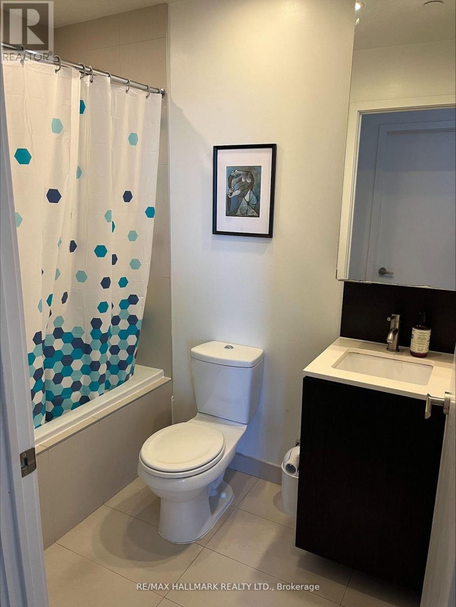 2201 - 170 Sumach Street, Toronto, ON - Indoor Photo Showing Bathroom