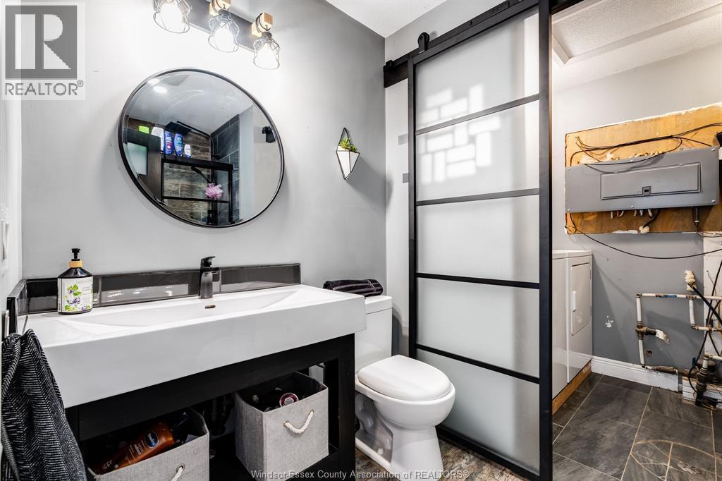 127 William Street, Merlin, ON - Indoor Photo Showing Bathroom