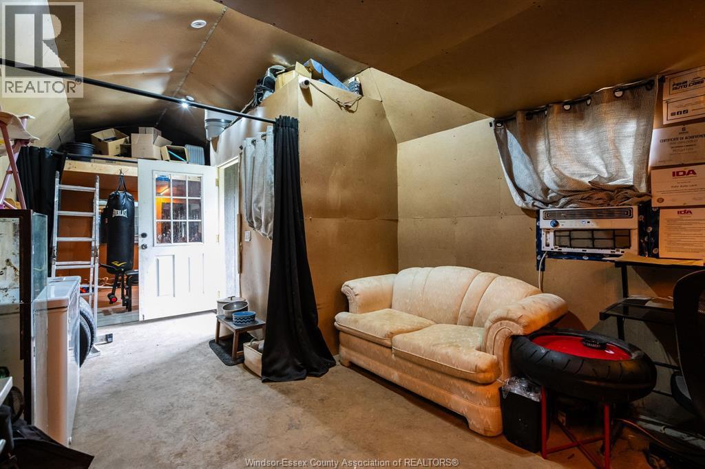 127 William Street, Merlin, ON - Indoor