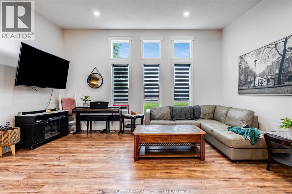 127 William Street, Merlin, ON - Indoor Photo Showing Living Room