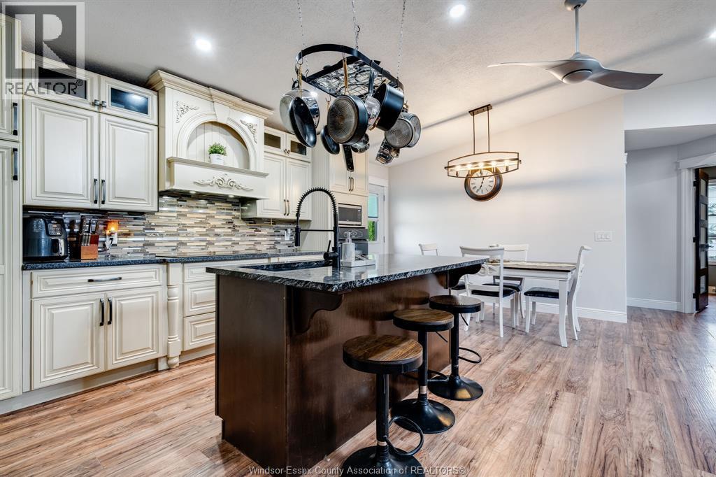 127 William Street, Merlin, ON - Indoor Photo Showing Kitchen With Upgraded Kitchen