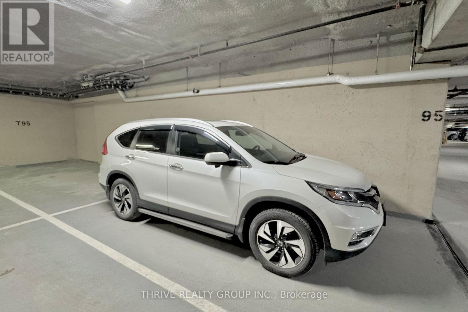 1206 - 1030 Coronation Drive, London North (North I), ON - Indoor Photo Showing Garage