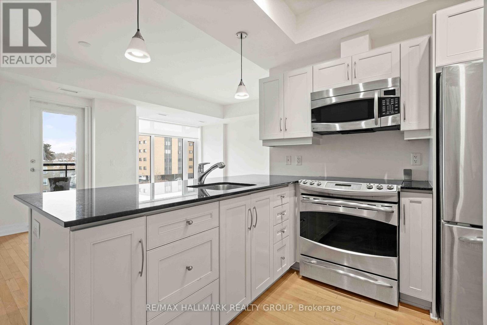 302 - 75 Cleary Avenue, Ottawa, ON - Indoor Photo Showing Kitchen With Stainless Steel Kitchen