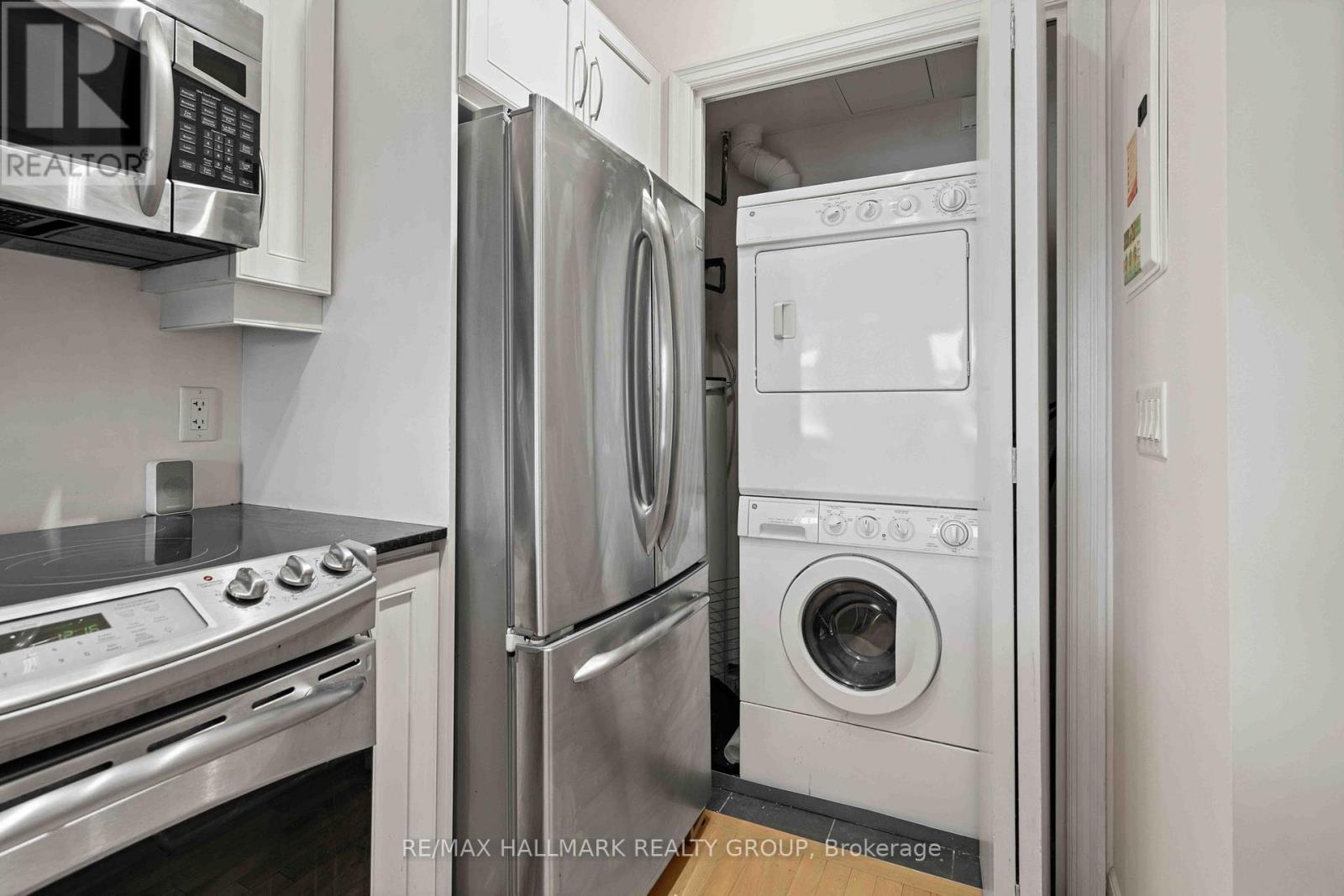 302 - 75 Cleary Avenue, Ottawa, ON - Indoor Photo Showing Laundry Room