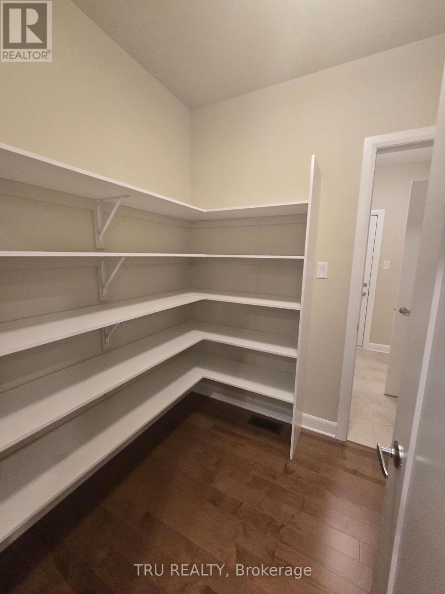 1608 Quarry Street, Russell, ON - Indoor With Storage