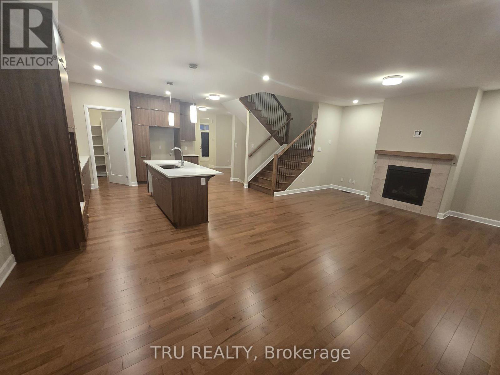 1608 Quarry Street, Russell, ON - Indoor