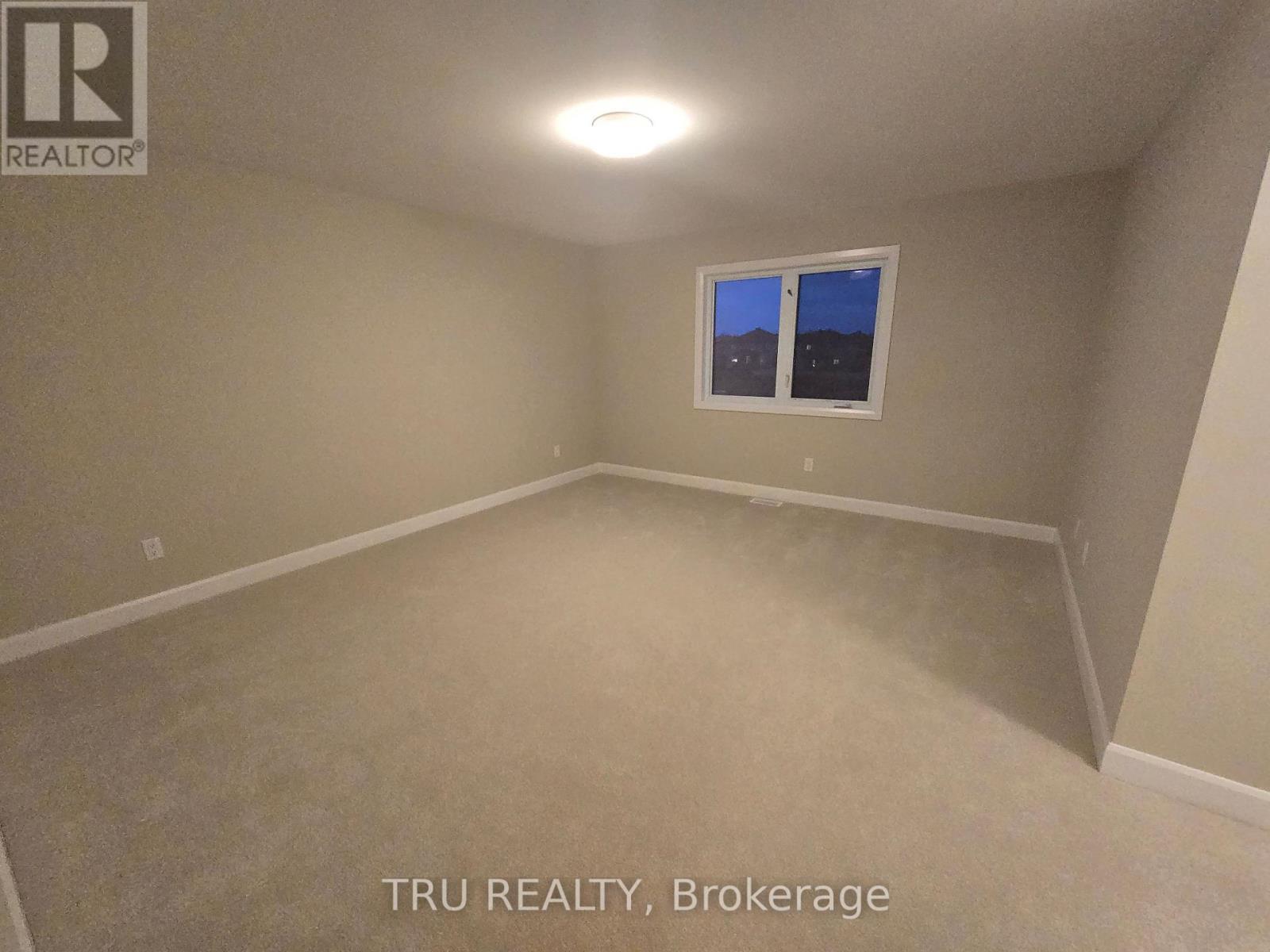 1608 Quarry Street, Russell, ON - Indoor Photo Showing Other Room