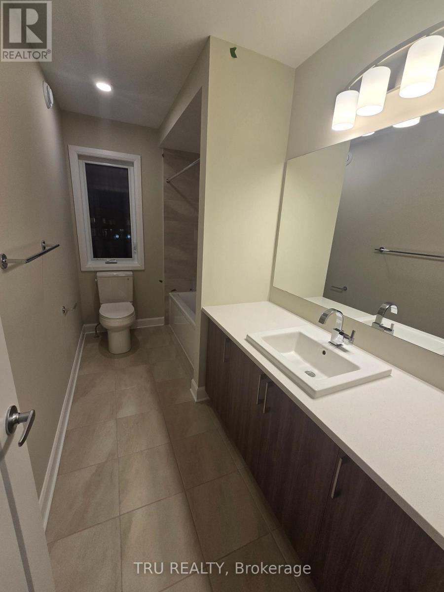 1608 Quarry Street, Russell, ON - Indoor Photo Showing Bathroom