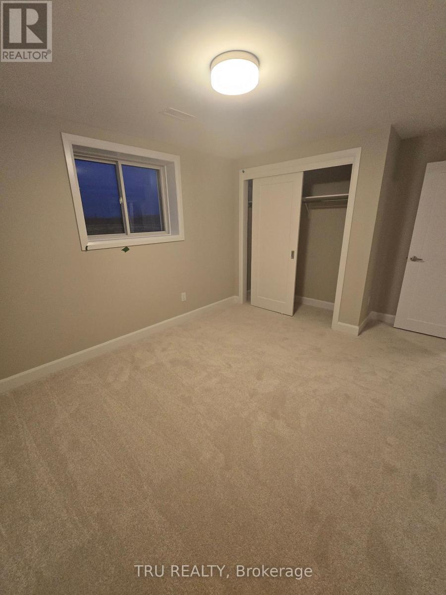 1608 Quarry Street, Russell, ON - Indoor Photo Showing Other Room