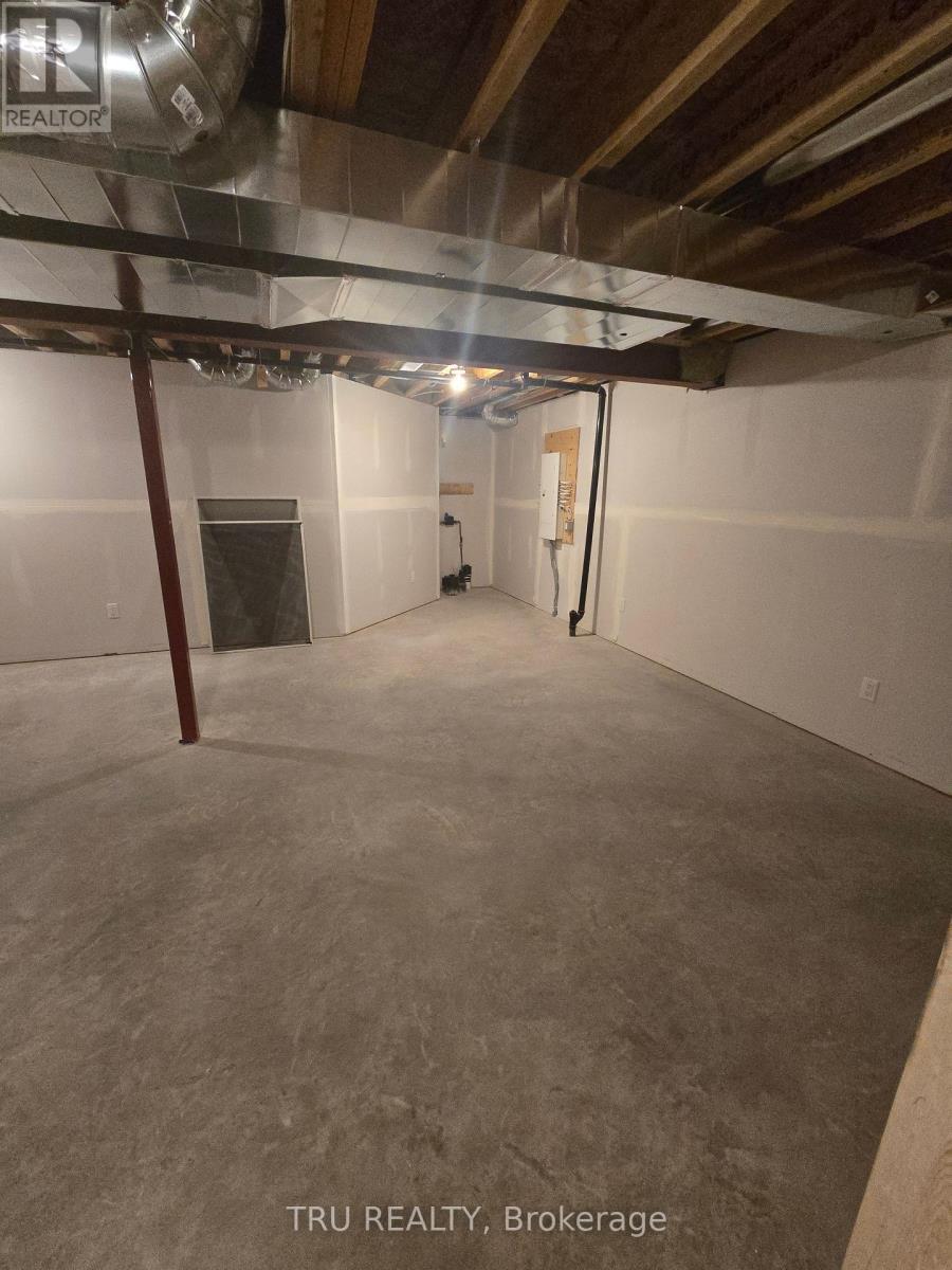 1608 Quarry Street, Russell, ON - Indoor Photo Showing Basement