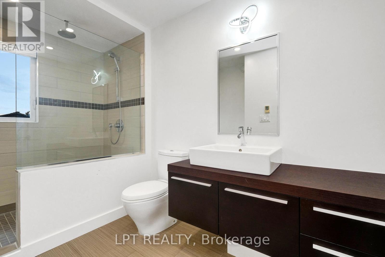 298 Crestview Road, Ottawa, ON - Indoor Photo Showing Bathroom