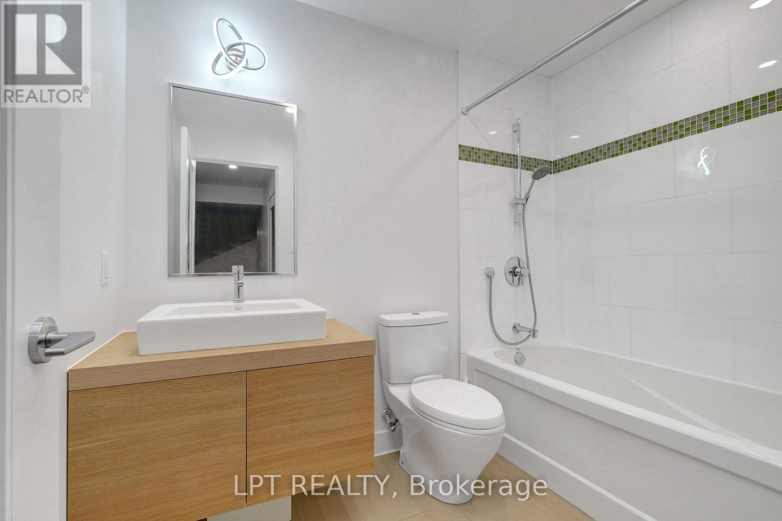 298 Crestview Road, Ottawa, ON - Indoor Photo Showing Bathroom
