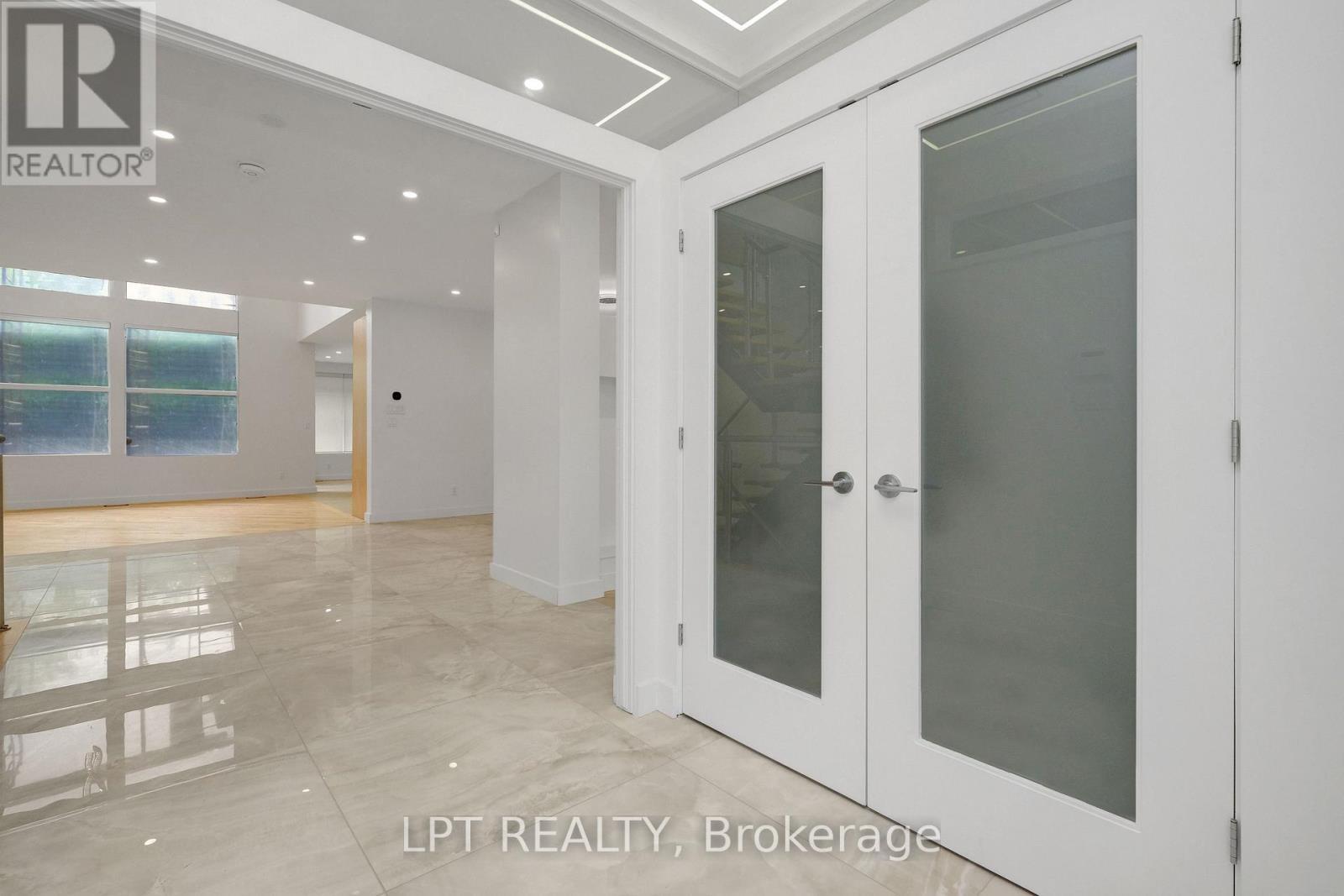 298 Crestview Road, Ottawa, ON - Indoor Photo Showing Other Room