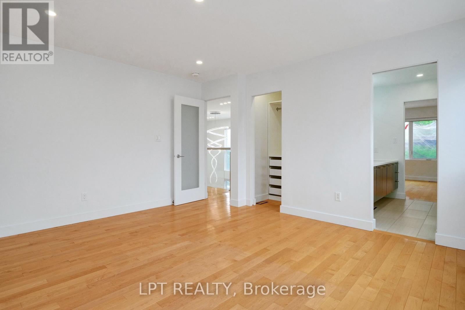 298 Crestview Road, Ottawa, ON - Indoor Photo Showing Other Room
