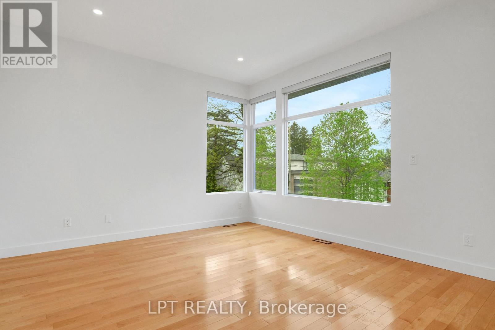298 Crestview Road, Ottawa, ON - Indoor Photo Showing Other Room