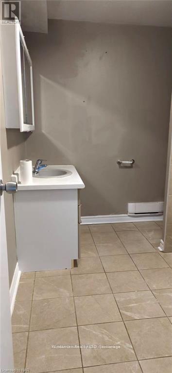 3838 Rebstock Road, Fort Erie (Crystal Beach), ON - Indoor Photo Showing Bathroom