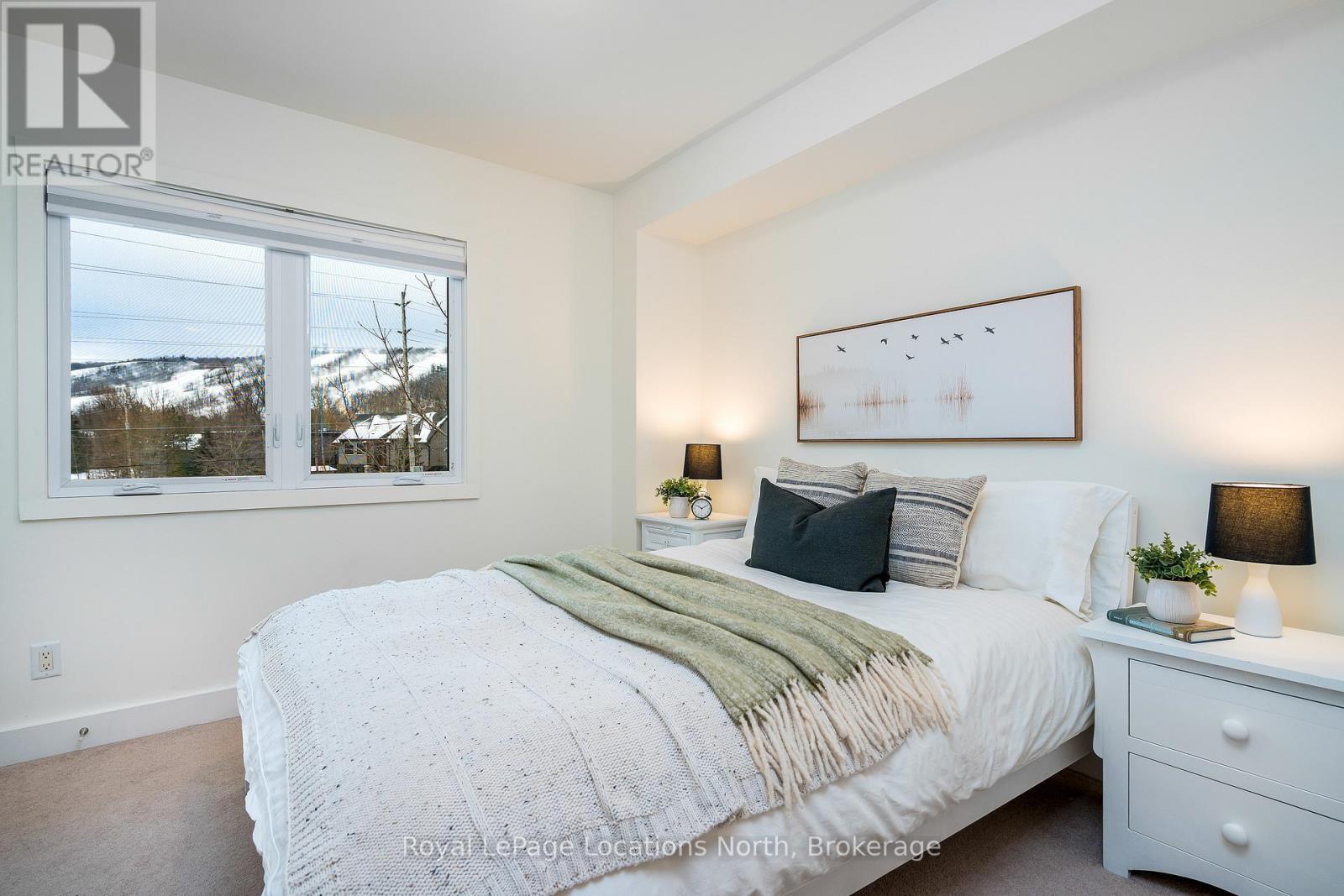22 - 104 Farm Gate Road, Blue Mountains, ON - Indoor Photo Showing Bedroom