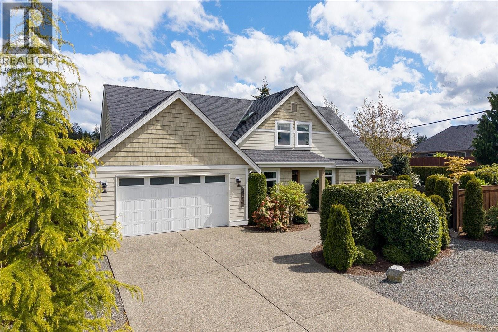 672 Lowry'S Rd, Parksville, BC - Outdoor With Facade