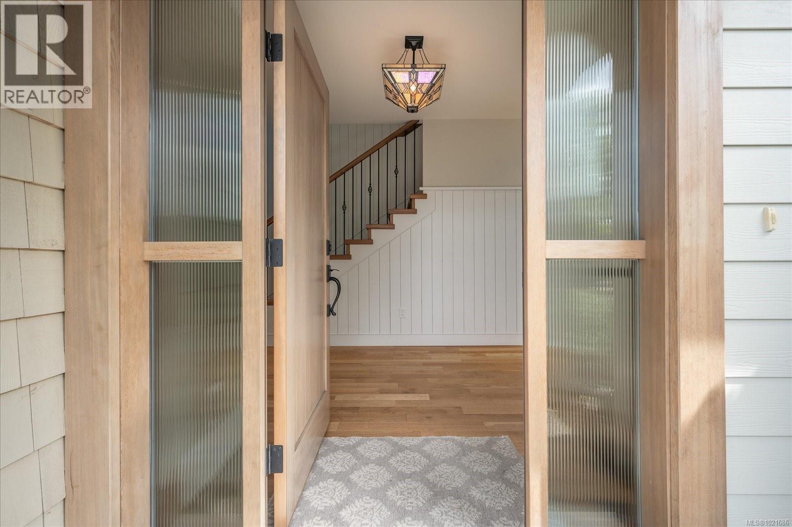 672 Lowry'S Rd, Parksville, BC - Indoor Photo Showing Other Room